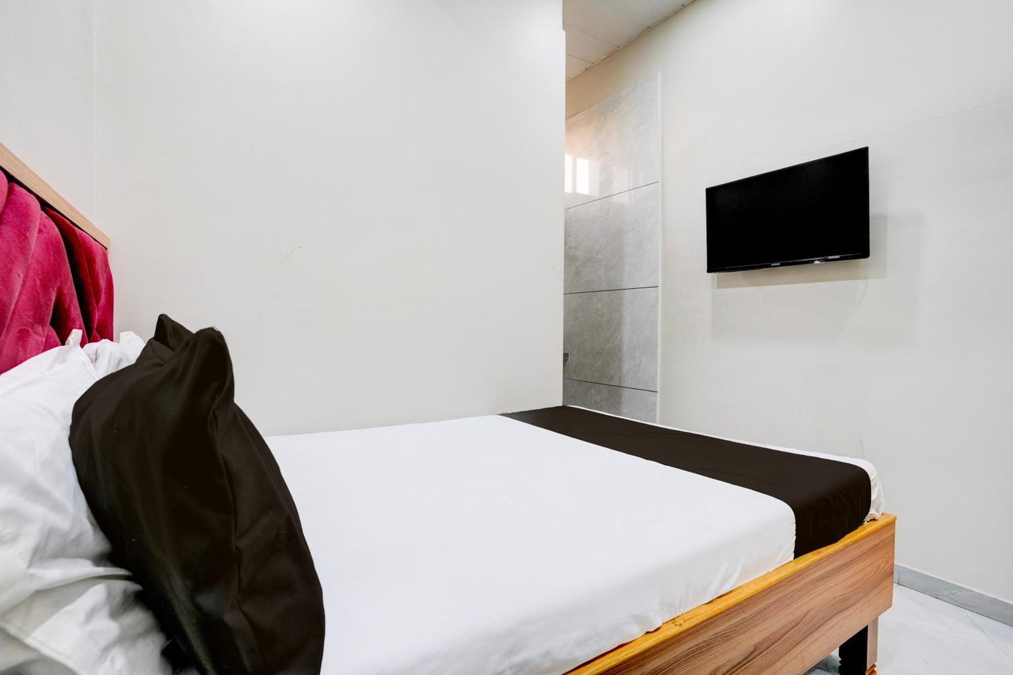 Super Hotel O Divine Fine Dine Lodging And Boarding Kalyān Dış mekan fotoğraf